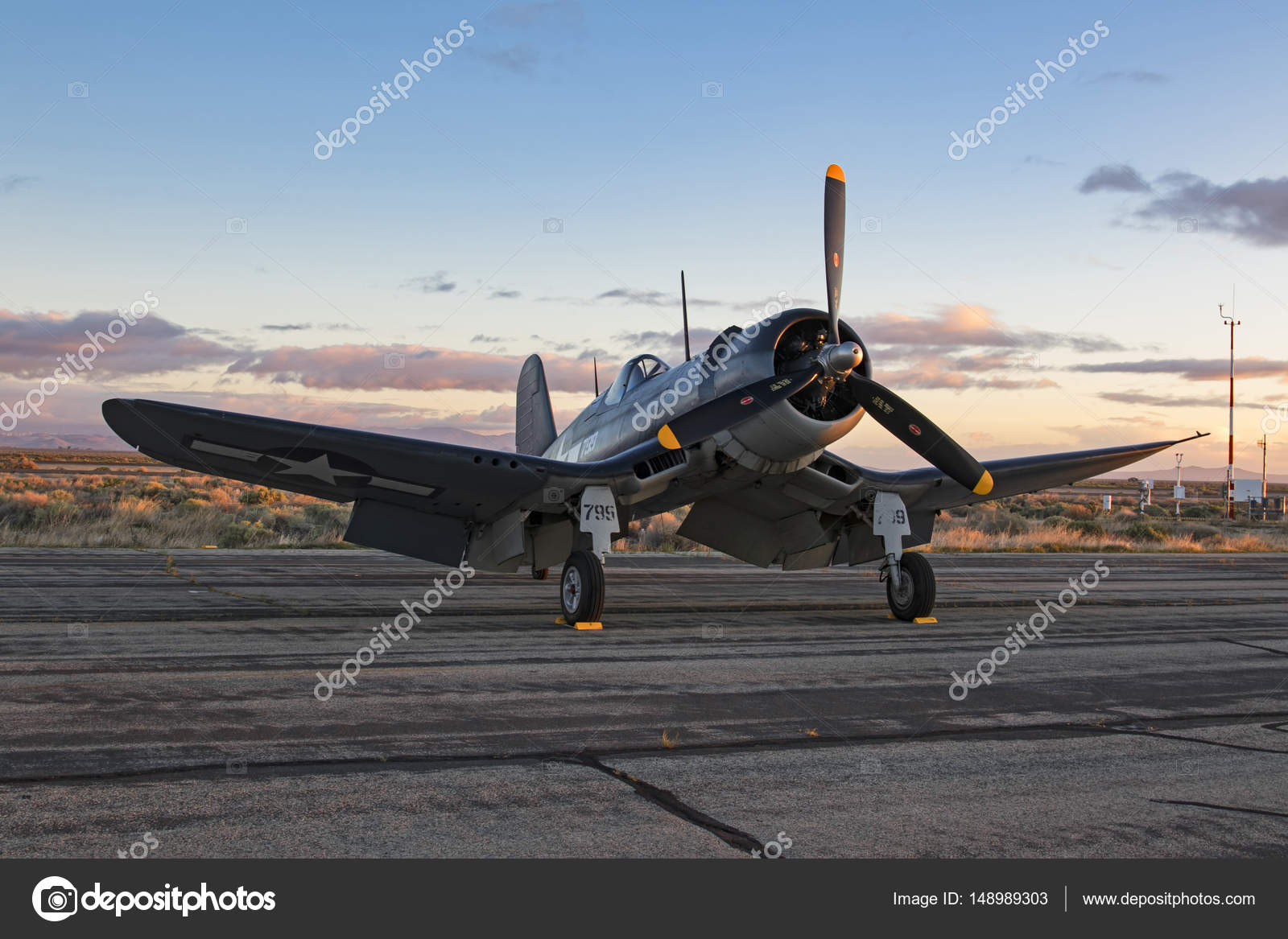 depositphotos_148989303-stock-photo-airp