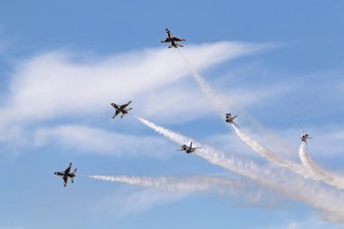 Uçak bizi Hava Kuvvetleri Thunderbirds uçan ve 2017 Los Angeles Air Show gerçekleştirme