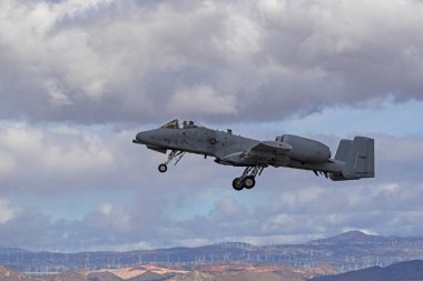 Uçak ABD Hava Kuvvetleri A-10 yıldırım Wharthog jet 2017 Los Angeles Air Show uçan avcı