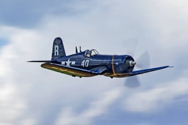 2017 hava Fuarı'nda uçan uçak WWII F4-U Corsair avcı