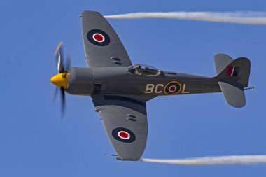 Uçak Hawker Sea Fury flyng, California Hava göster