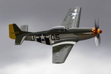 Hava gösterisi California uçan uçak P-51 Mustang İkinci Dünya Savaşı savaş