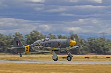 İkinci Dünya Savaşı Hawker Sea Fury kalkış uçak vintage, California Hava göster