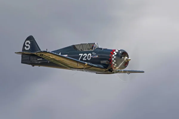 Airplane P-43 Lancer WWII fighter aircraft flying at the air show — Stock Photo, Image