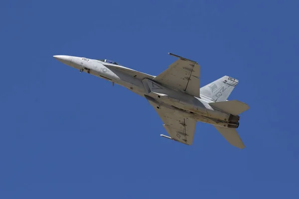 Airplane F-18 Hornet jet fighter flying at air show — Stock Photo, Image