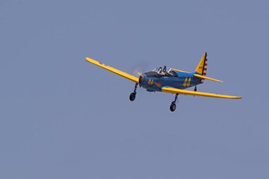 Uçak Pt-19 İkinci Dünya Savaşı savaş eğitmen uçağı Havacılık Fuarında uçan