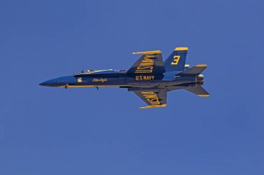 Uçak Mavi Melekler F-18 Hornet jet avcı uçağı gerçekleştirmek Miramar Havacılık Fuarında
