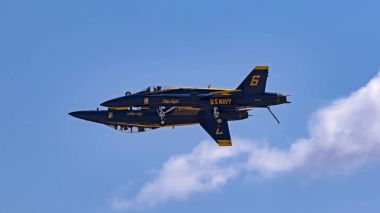Uçak Mavi Melekler F-18 Hornet jet avcı perfroming airshow