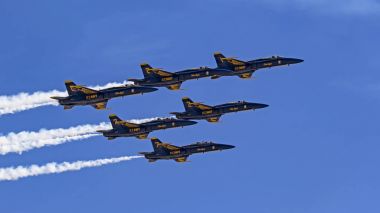 Uçak Mavi Melekler F-18 jet savaşçıların Havacılık Fuarında gerçekleştirme