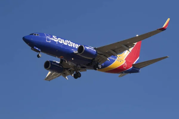 Airplane Southwest Airlines passenger jet — Stock Photo, Image