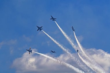 Uçak Mavi Melekler F-18 jet savaşçıların Havacılık Fuarında gerçekleştirme