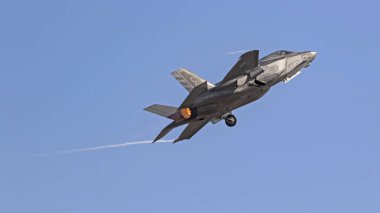 Uçak F-35 yıldırım kalkış