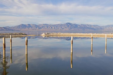 Salton Denizi Marina'da Dağları çöl