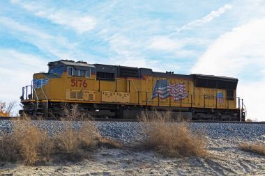 Salton Denizi terk edilmiş tren demiryolu altyapısı