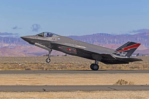 Aviões Voando Relâmpago Stealth Jet Fighter Los Angeles Air Show — Fotografia de Stock