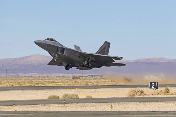 Avião Raptor Caça Jato Furtivo Voando Los Angeles Air Show — Fotografia de Stock