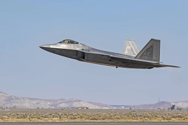 Aviões Raptor Stealth Jet Fighter Voando Los Angeles Air Show — Fotografia de Stock