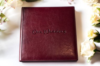 Eko-deri kaplı katı derili düğün fotoğrafı defteri.