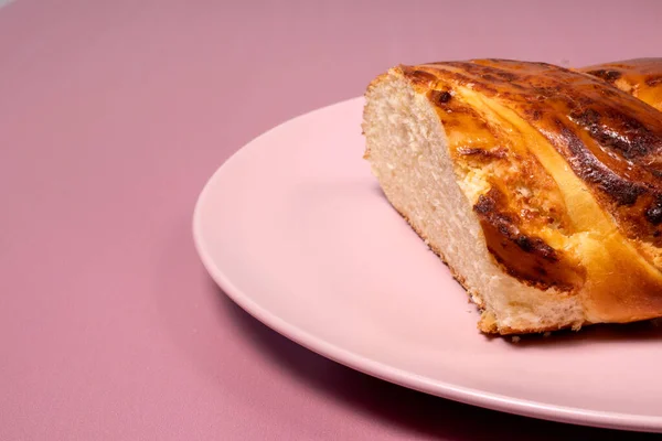 Tasty Fragrant Wicker Bun Breakfast Bread Made Wheat Flour Curd — Stock Photo, Image