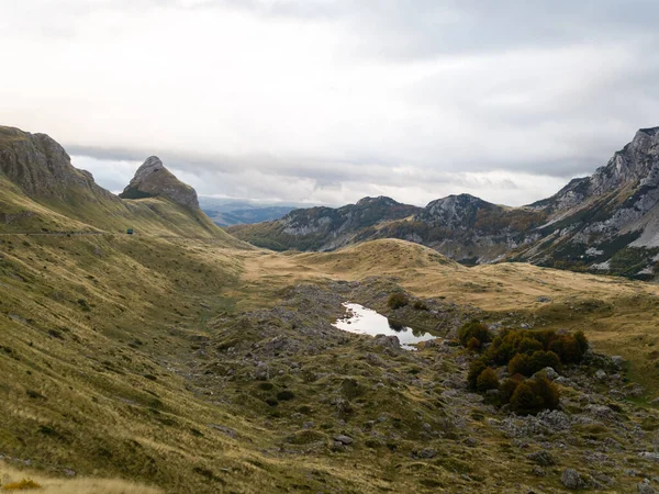 Durmitor Ulusal Parkı 'nın manzarası. Karadağ