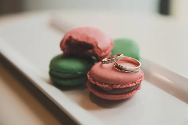 Alliances Sur Des Gâteaux Macaronis — Photo