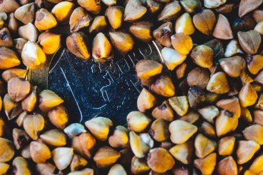 Bir euro değerinde ham karabuğday.