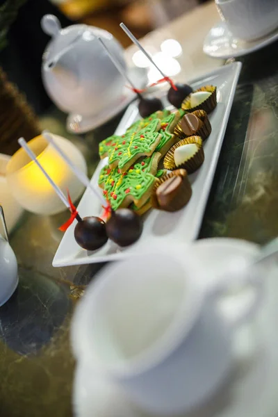 Biscotti Pan Zenzero Nella Forma Albero Natale Con Caramelle Cioccolato — Foto Stock