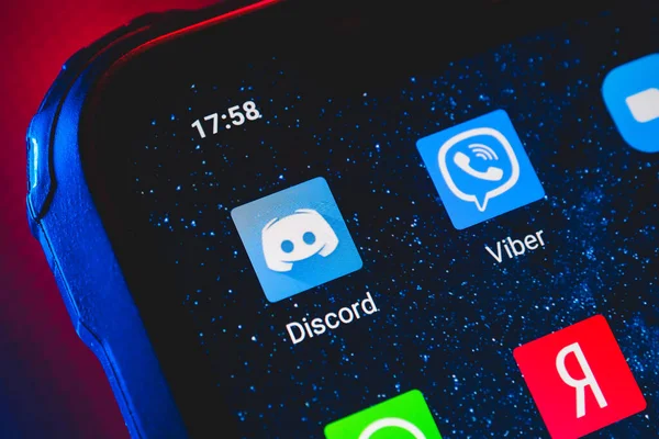 Ekran Akıllı Telefonundaki Discord Uygulaması Simgesi Discord Metin Görüntü Video — Stok fotoğraf