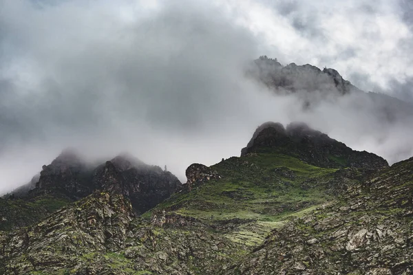 Uma Cadeia Montanhosa Aparência Dramática Distrito Ongudaysky Altai Krai Rússia — Fotografia de Stock