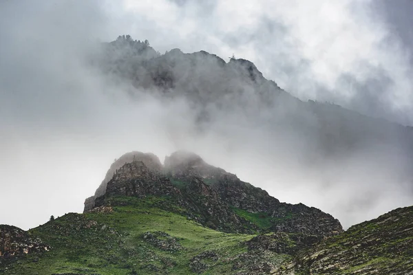 Een Dramatisch Uitziende Bergketen Ongudaysky Wijk Van Altai Krai Rusland — Stockfoto
