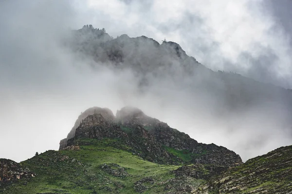 Uma Cadeia Montanhosa Aparência Dramática Distrito Ongudaysky Altai Krai Rússia — Fotografia de Stock