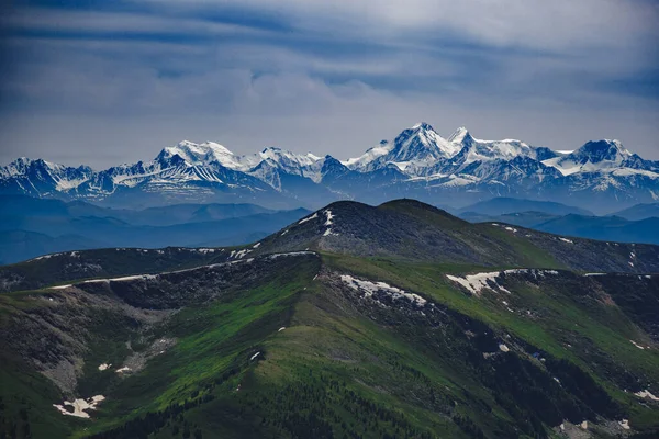 Spectaculair Uitzicht Vanaf Top Van Berg Naar Bergketen Het Ulagansky — Stockfoto