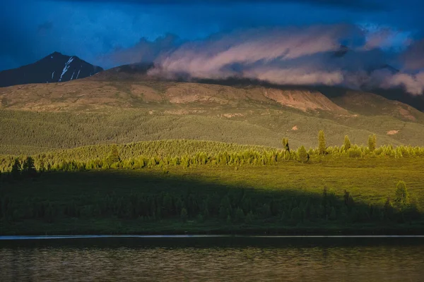 Espectacular Vista Cordillera Del Lago Atardecer Distrito Ulagansky República Altai —  Fotos de Stock
