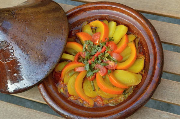 Марокканські tagine з овочами — стокове фото