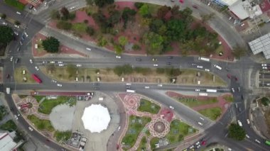 Guadalajara metropolitan bölgesinde Lopez Mateos kavşağı manzarası