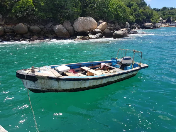 Antiguo Barco Atado Muelle Isla Roqueta Con Mar Turquesa Fondo — Foto de Stock