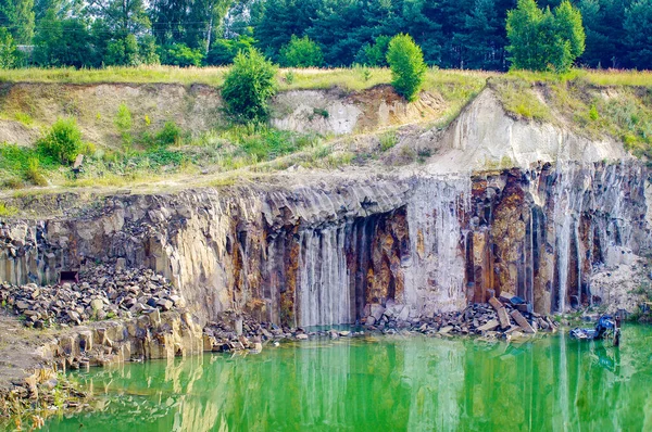 Paisaje Con Rocas Pilares Lago Basalto Ucrania Fondo Del Cielo — Foto de Stock