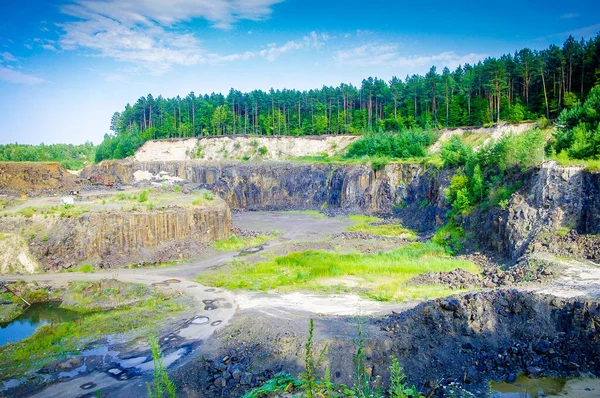 Cantera Para Extracción Piedra Basáltica Ucrania Fondo Del Cielo Azul — Foto de Stock
