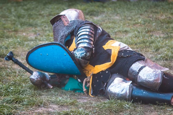 Lying Medieval Knight Armor Historical Restoration Military Events — Stock Photo, Image