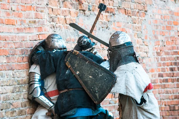 Baltalı Bir Ortaçağ Şövalyesi Askeri Olayların Tarihsel Restorasyonu — Stok fotoğraf