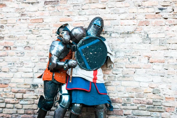 Combat Lutte Des Chevaliers Médiévaux Armure Imitation Restauration Des Opérations — Photo