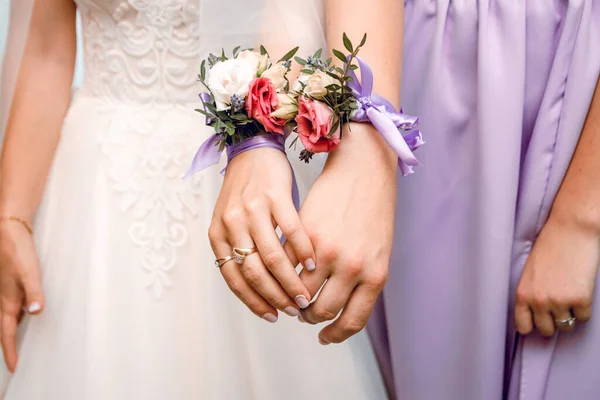 Весілля Руки Нареченої Квітковим Браслетом Підготовка Весілля — стокове фото