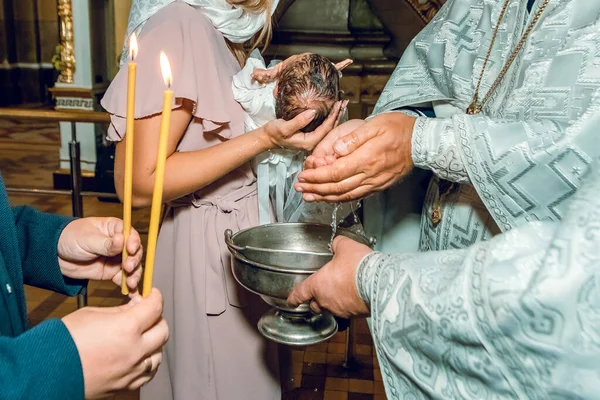 Keresztelések Hajat Vágok Gyereknek Keresztény Szokások — Stock Fotó