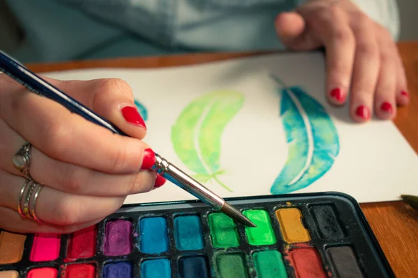 Main Gros Plan Dame Avec Des Ongles Rouges Préparant Des — Photo