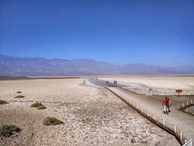 Öğleden sonra Ölüm Vadisi Ulusal Parkı 'nda Badwater, ABD