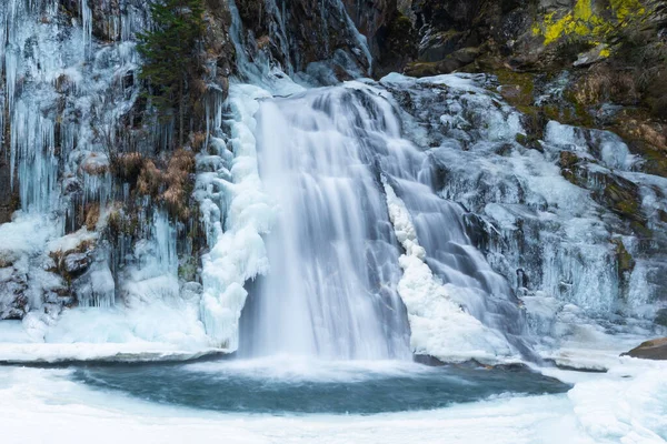 Cachoeira Reinbach Valle Aurina Ahrntal Tirol Sul Itália Estalactites Brancas — Fotografia de Stock