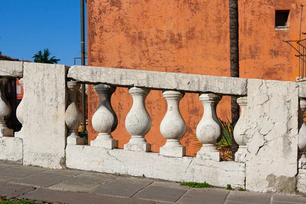 Las Columnas Piedra Cuclillas Balaustrada Del Ponte San Michele Vicenza — Foto de Stock