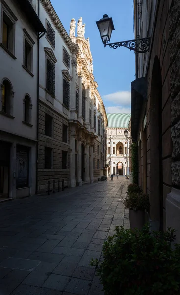 Vicenza Namiddag Straat Genaamd Contra Del Monte Volledig Schaduw Terwijl — Stockfoto