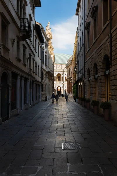 Vicenza Namiddag Straat Genaamd Contra Del Monte Volledig Schaduw Terwijl — Stockfoto