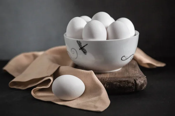 Yumurta ve peçeteyle hayat devam ediyor